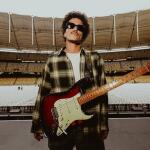 Bruno Mars brinca sobre os rumores de dívida milionária